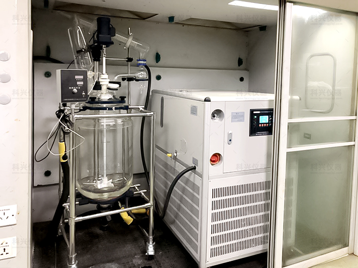 上?？婆d儀器與某公司合作